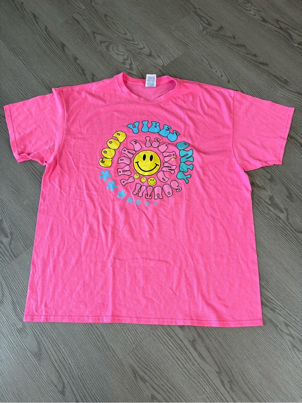 Delta Pink 'Good Vibes Only' Graphic Tee
